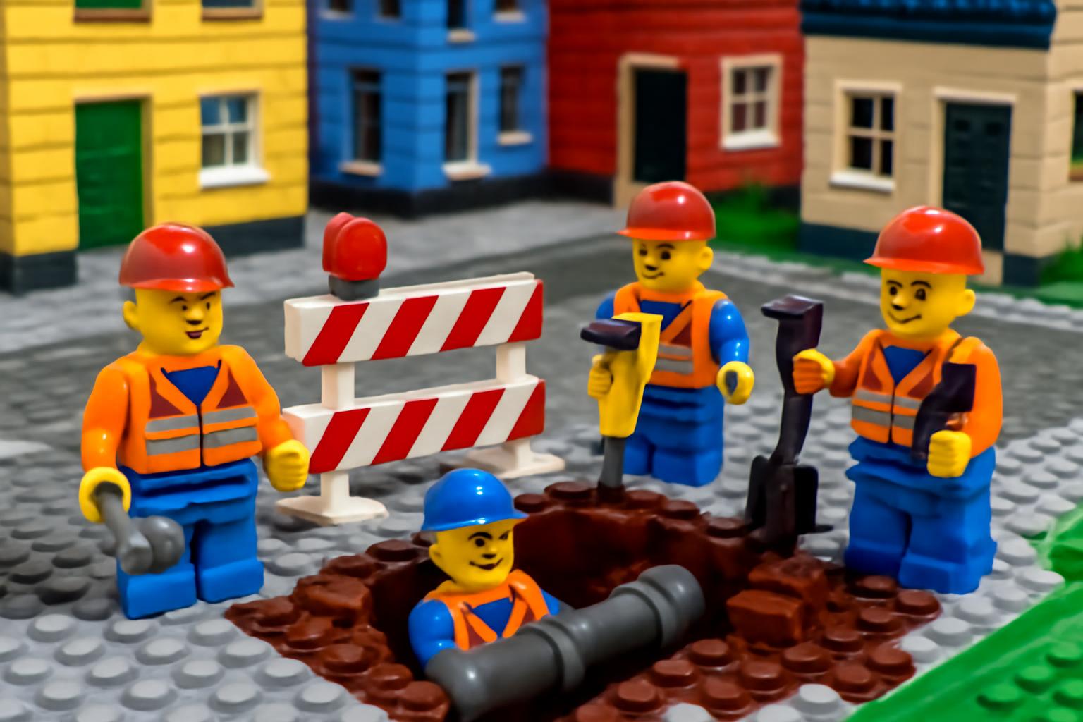 Karl-Arnold-Straße voll gesperrt zwischen Obergasse und Wörthstraße wegen Rohrarbeiten 🚧🛠️